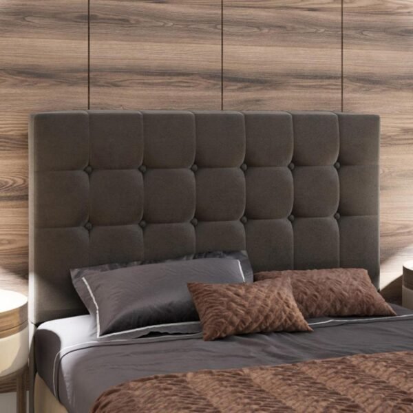 Respaldo de cama Imperial 2 plaza tapizado en tela café con capitoné, diseño moderno y elegante